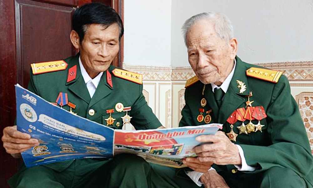 Chiếc máy điện thanh ghi danh người anh hùng 